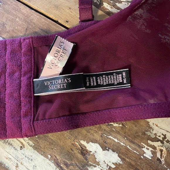 Victoria's Secret Purple Velvet Underwire Bra - Picture 2 of 8